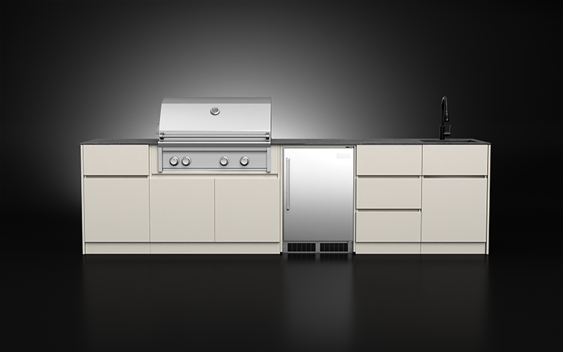Modern High End Outdoor Kitchen