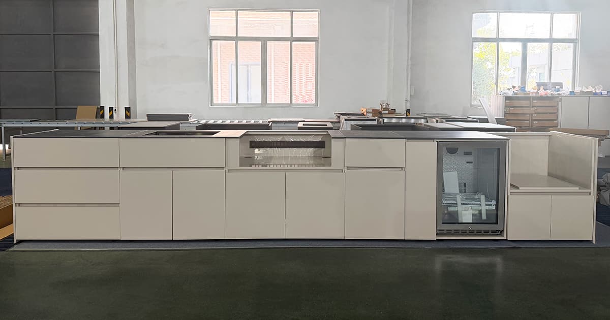 18mm Double Layer Extruded Aluminium Outdoor Grill Cabinets Case