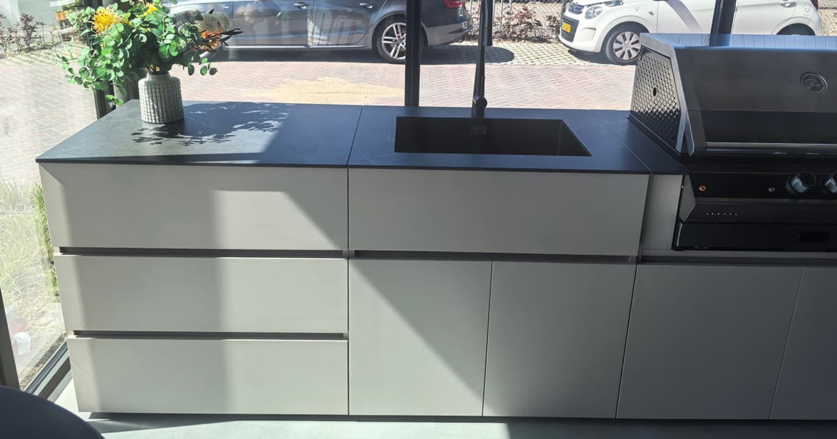 Modular And Custom Extruded Aluminium Outdoor Kitchen Cabinet Case