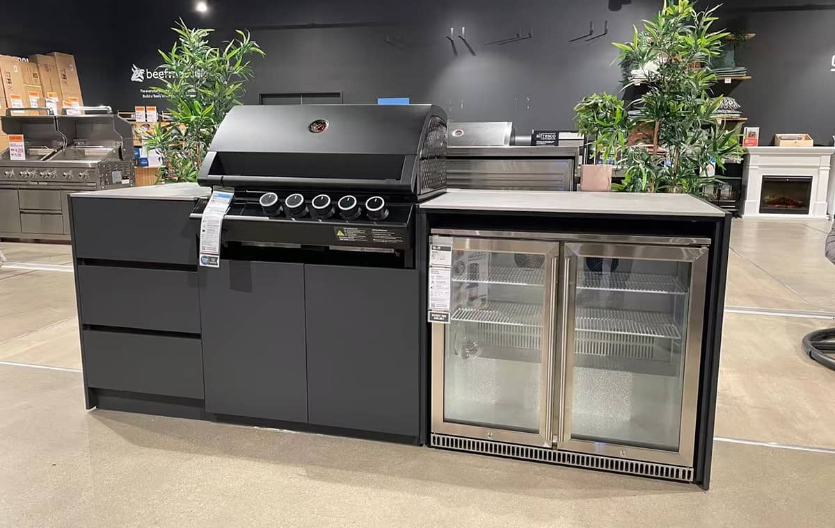 Outdoor Kitchen With Grill And Fridge For Australian market